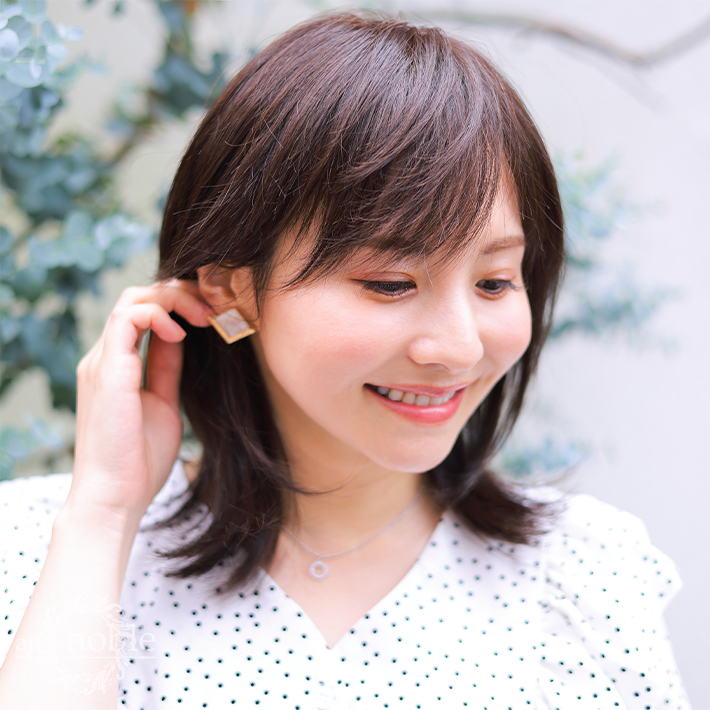 医療用ウィッグ・アンドノーブル/こめかみまで届くワイドなスキン